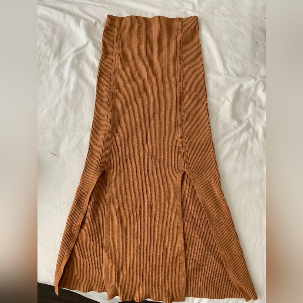 Midi slit skirt